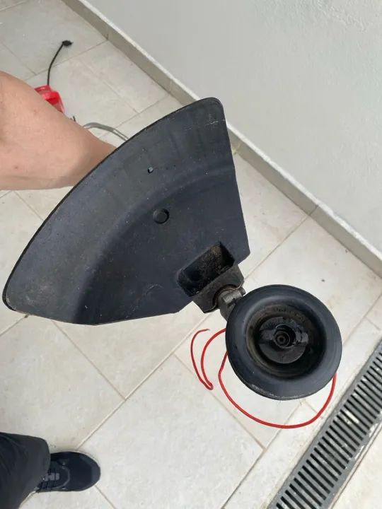 Roçadeira beaver light 1.200w 220v pouco uso - Foto 5