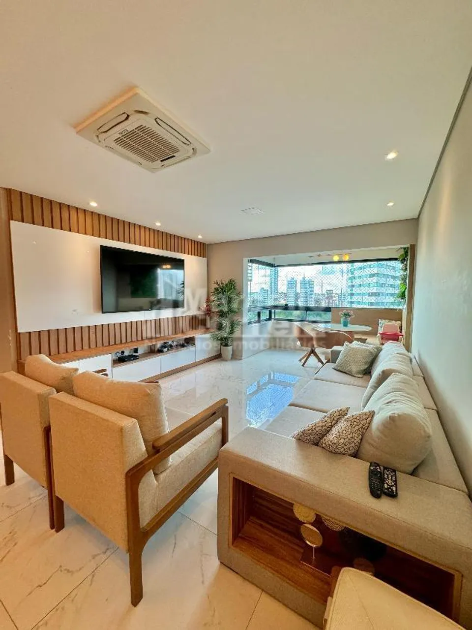 Apartamento de 130m² no Edf. Residencial Monte das Olivieira no Bairro do Parnamirim
