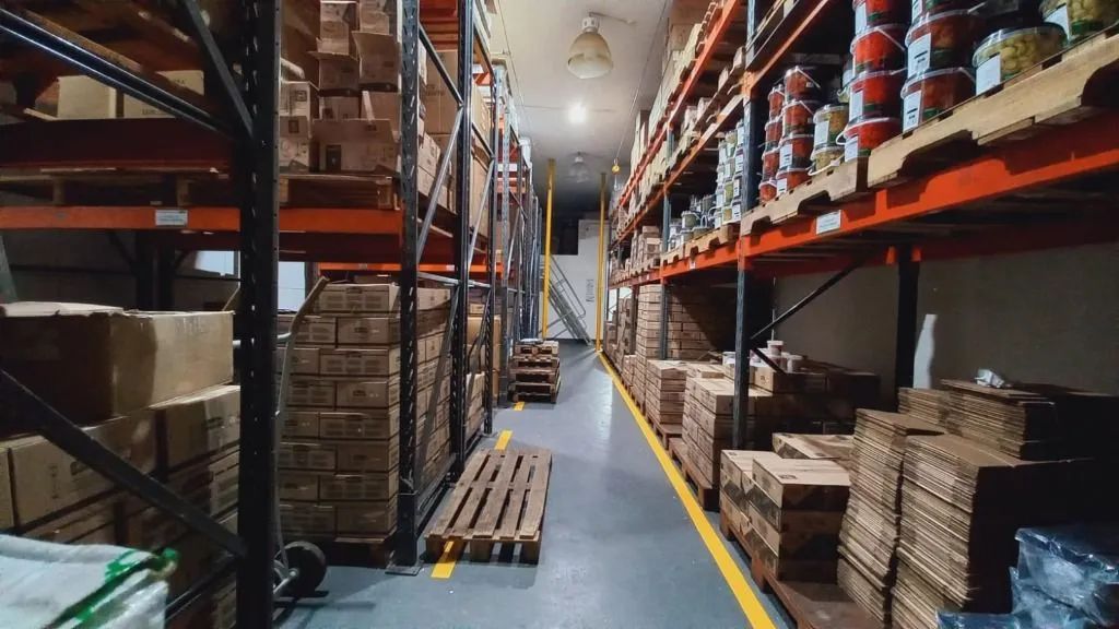 Galpão para alugar Assunção 578m2, depósito 2 gondolas, 2 elevadores carga, 10 salas ampla - Foto 2