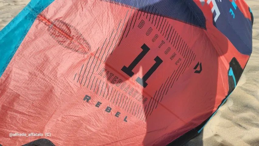 vendo kite rebell duotone sls 2022,  11mt otimo estado de conservação  inclue clickbar2021 - Foto 3