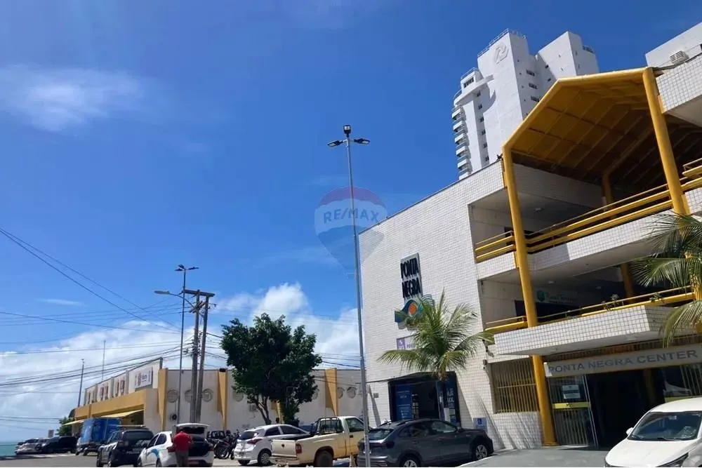 SALA 203 PARA LOCAÇÃO COMERCIAL 24m²/ NO PONTA NEGRA CENTER