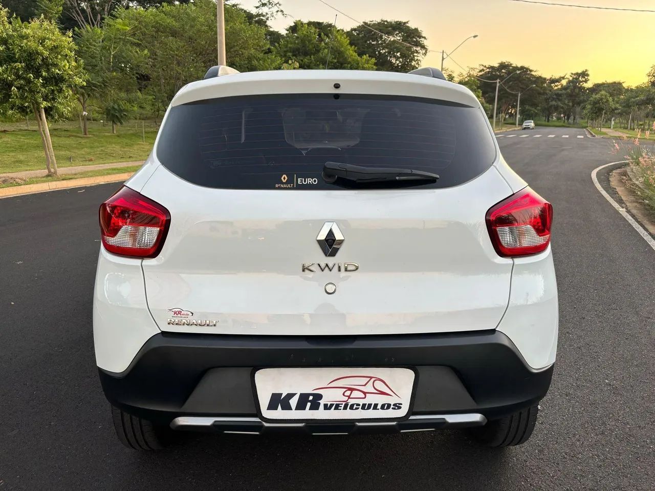 KWID OUTSID 10MT 2020 BRANCA 2019/2020 - Foto 5