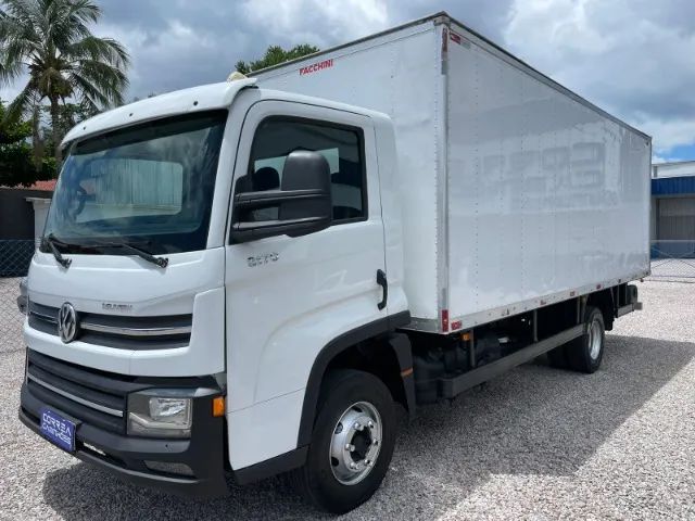 Caminhão delivery 9.170 ano 2019 com baú de 6,20