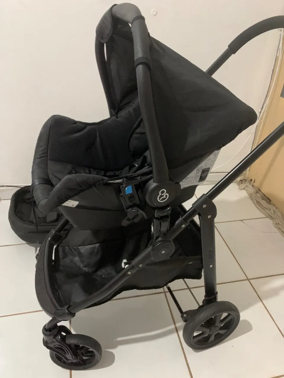 Carrinho de passeio + bebê conforto galzerano