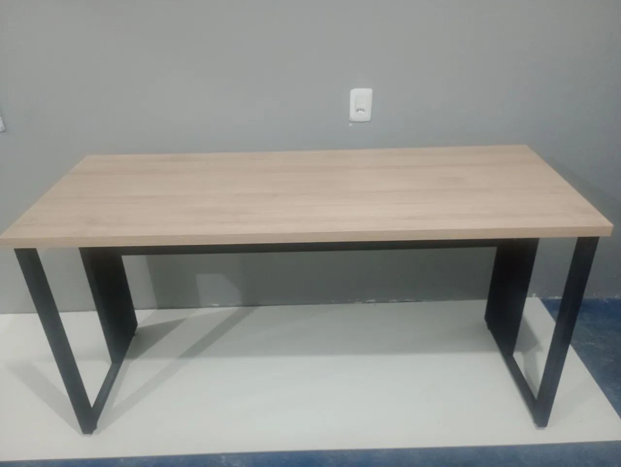 Mesa de escritório linha industrial 