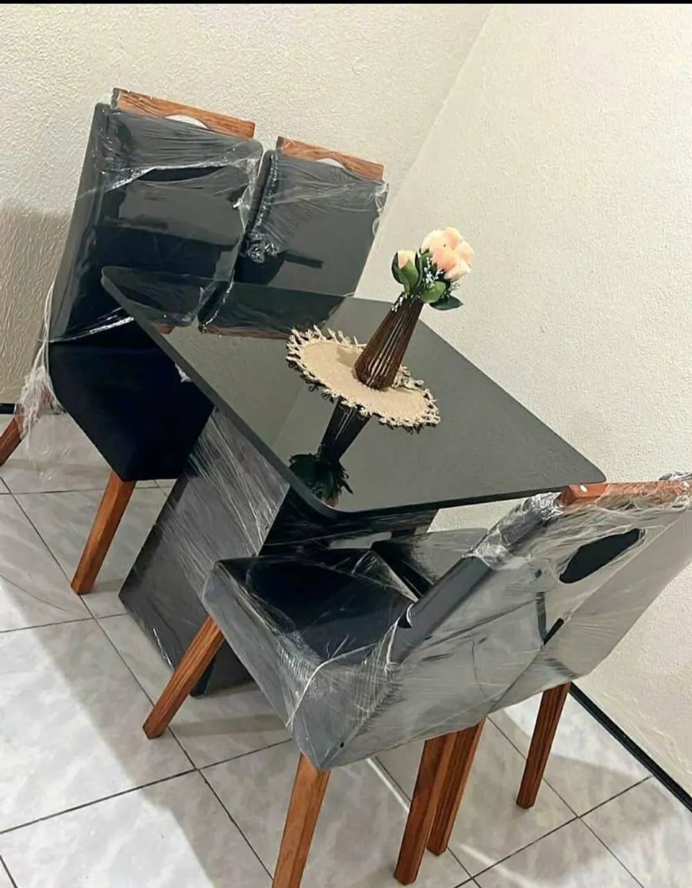 Mesa de Jantar com 4 Cadeiras - Foto 5