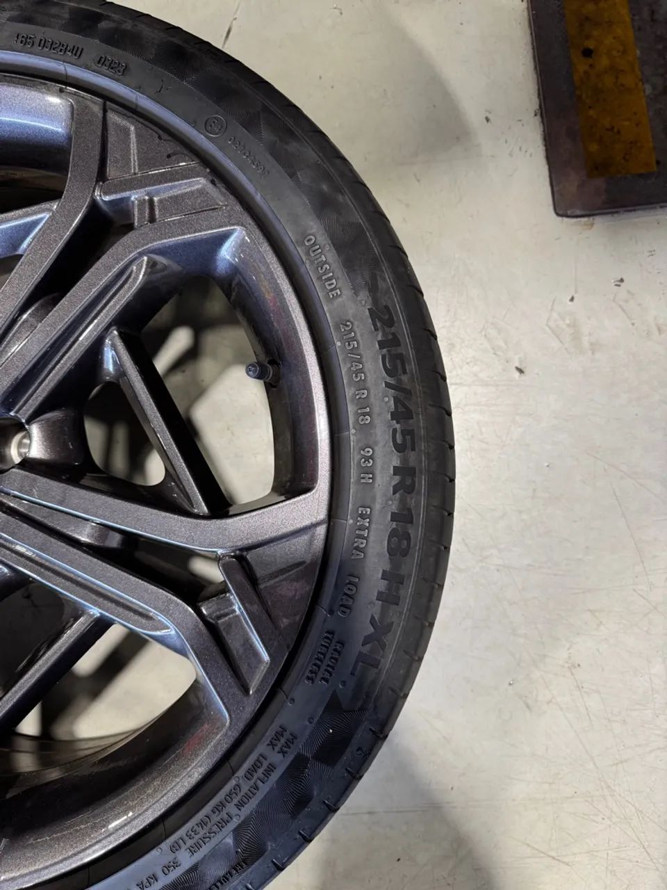 Pneu Continental 215/45 r18  h xL - Foto 5