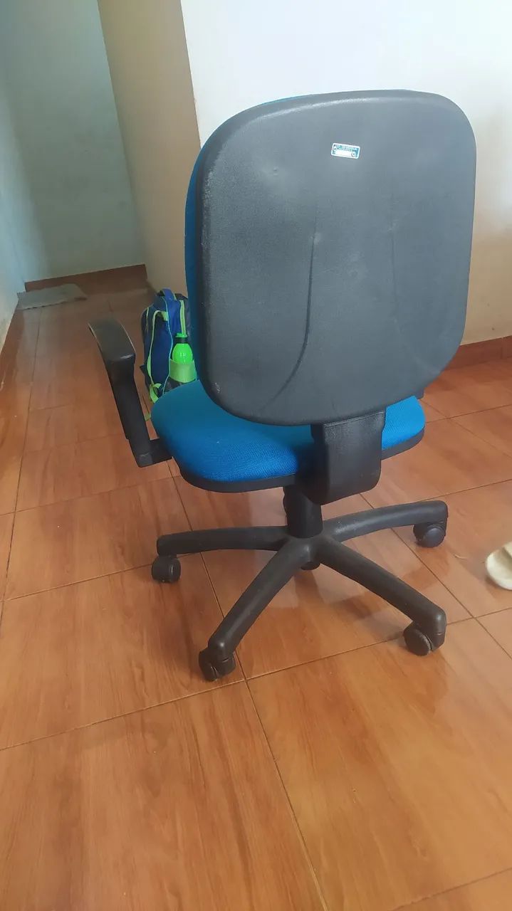 Cadeira de Escritório Ergonômica Azul 100reais - Foto 4