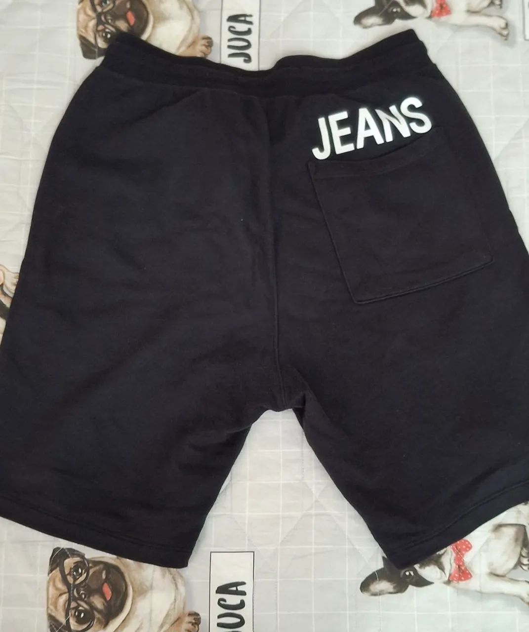 Bermuda Preta Moletom Calvin Klein tamanho P - Foto 3