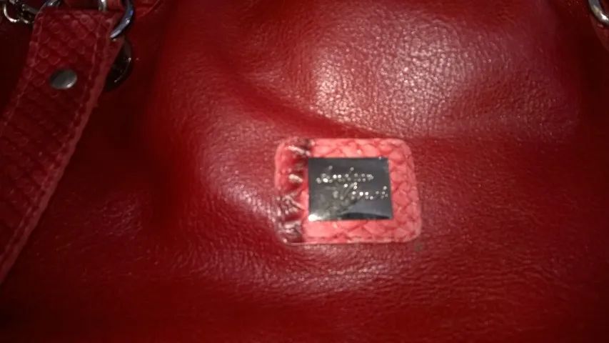 bolsa vermelha em couro - Foto 5