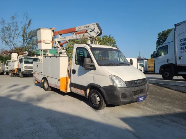 Caminhão Iveco Daily 55C17 - 2015
