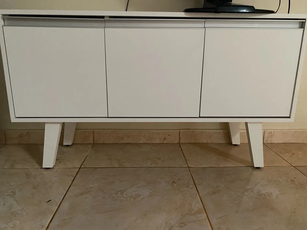 Móvel Rack para TV Branco Moderno com 3 Portas