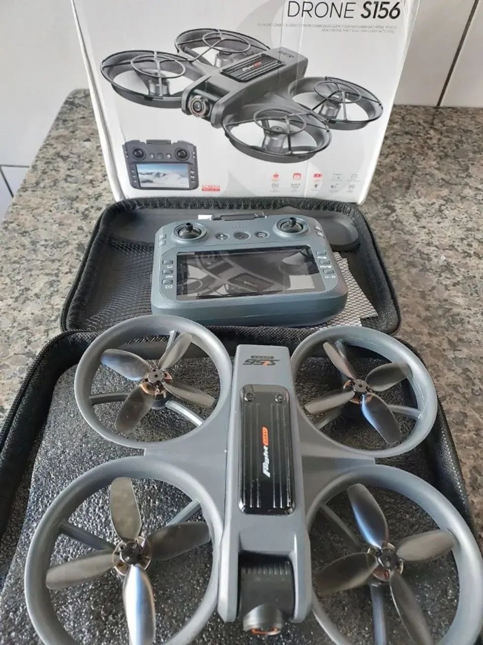 Drone S156 com tela no controle - Foto 3