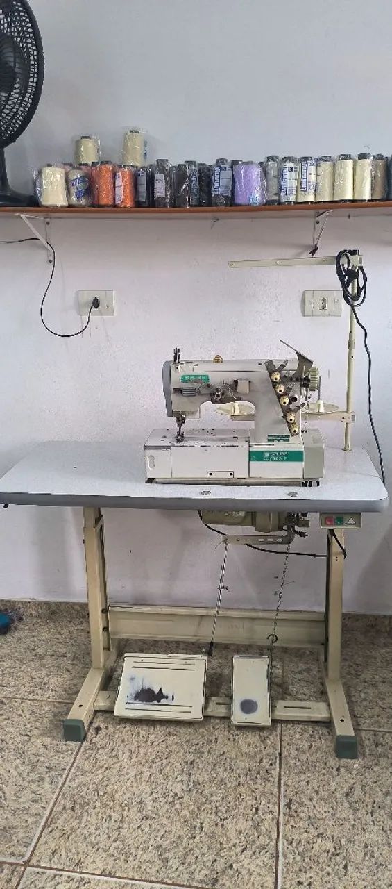Máquina de Costura Galoneira SIRUBA F007J em Ótimo Estado - Foto 5