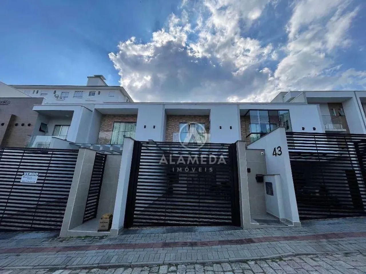 Sobrado à venda, 134 m² por R$ 1.099.000,01 - Vila Nova - Blumenau/SC