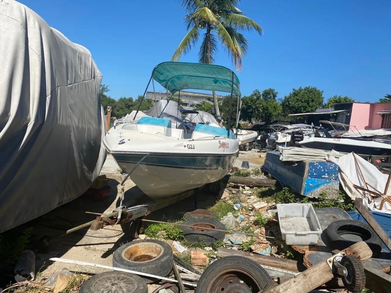 Lancha 19 pés tem que recuperar foi pro fundo - Foto 4