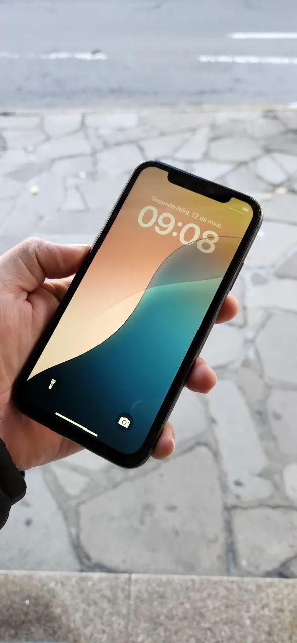 Iphone 11 64GB Face iD 100% bateria 72% valor avista 1300 valor na troca 1500 - Foto 2