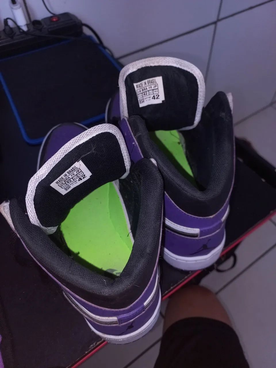 Tênis Air Jordan roxo - Foto 4
