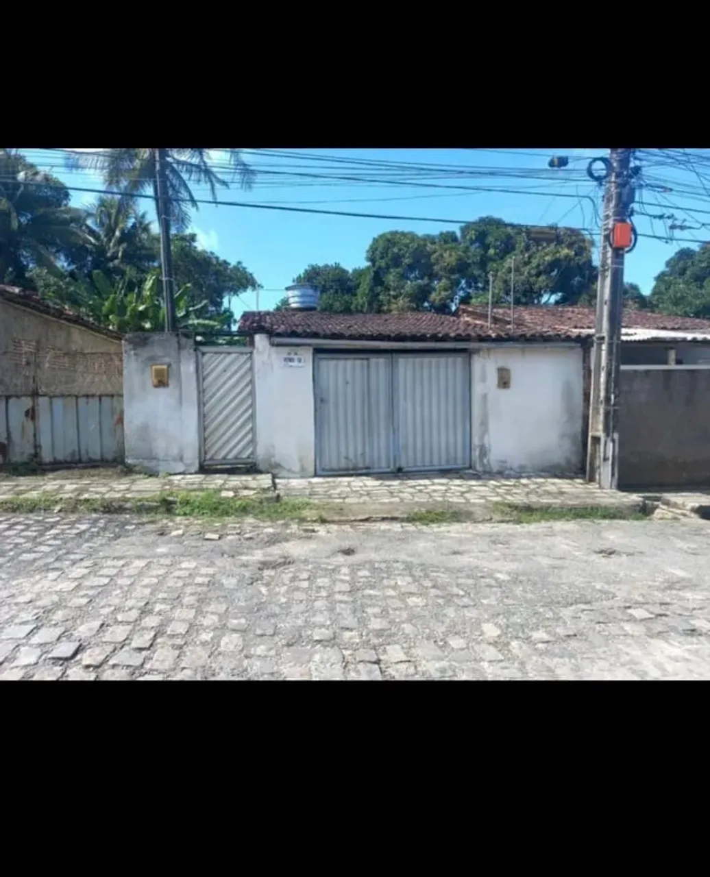 Vende-de 2 Casas em terreno 9x40 ótima localização