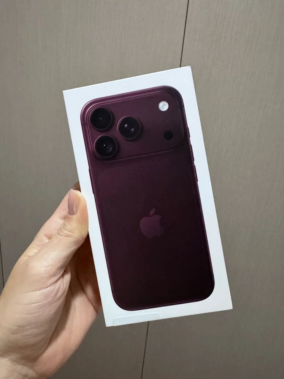 Iphone 18 PRO 256 GB Cor: Bordô NOVO - Lacrado na Caixa