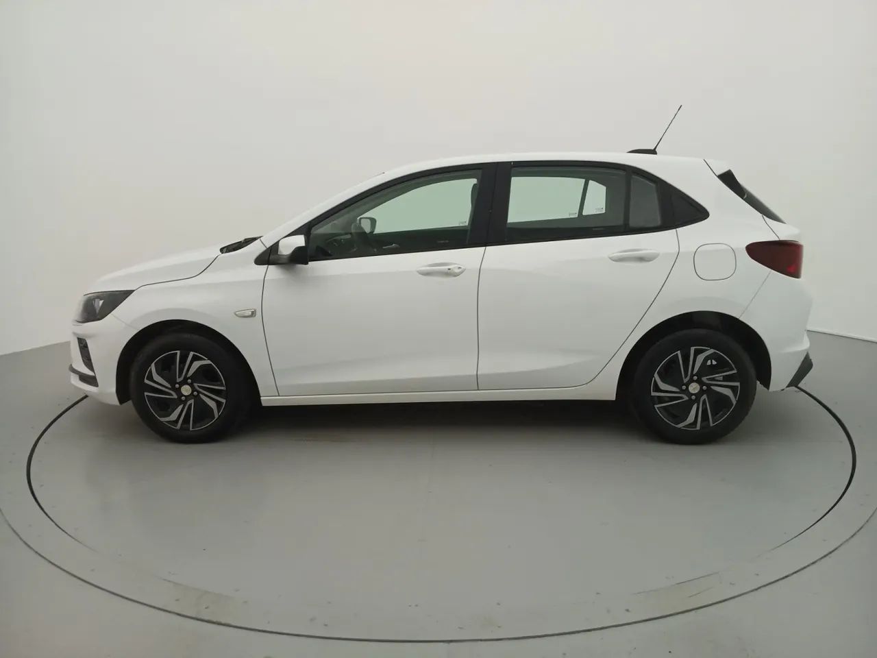 Chevrolet Onix Hatch 1.0 12V Flex Mec. 4P, foto 2 de 18