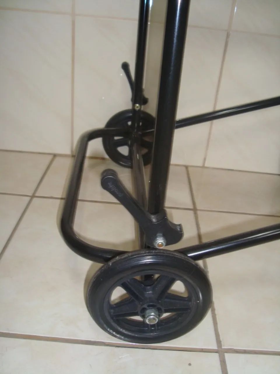 Cadeira de banho Simples (NOVA) - Foto 4