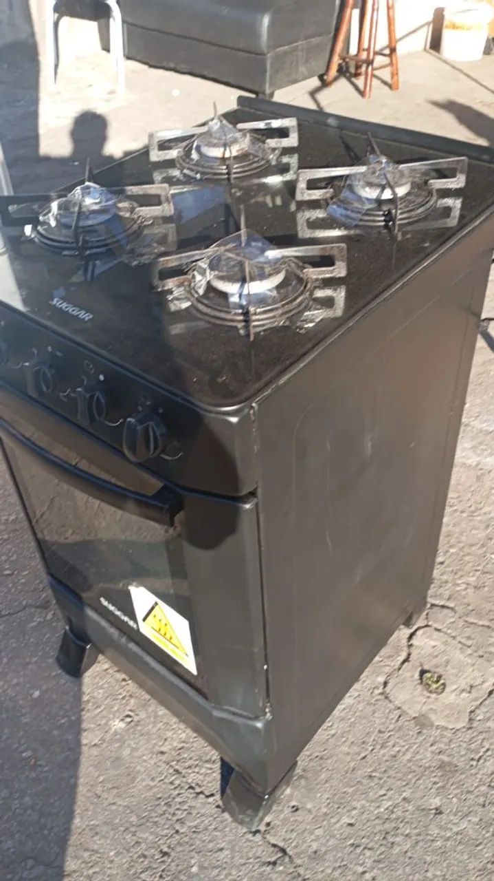 Fogão de 4 bocas automático funcionando perfeitamente valor 450;00 - Foto 3