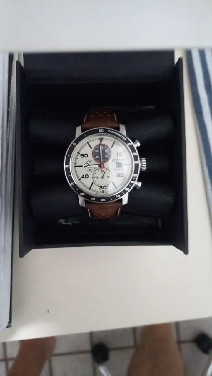 Citizen Brycen Eco-Drive Weekender Chronograph CA0649-06X Completo