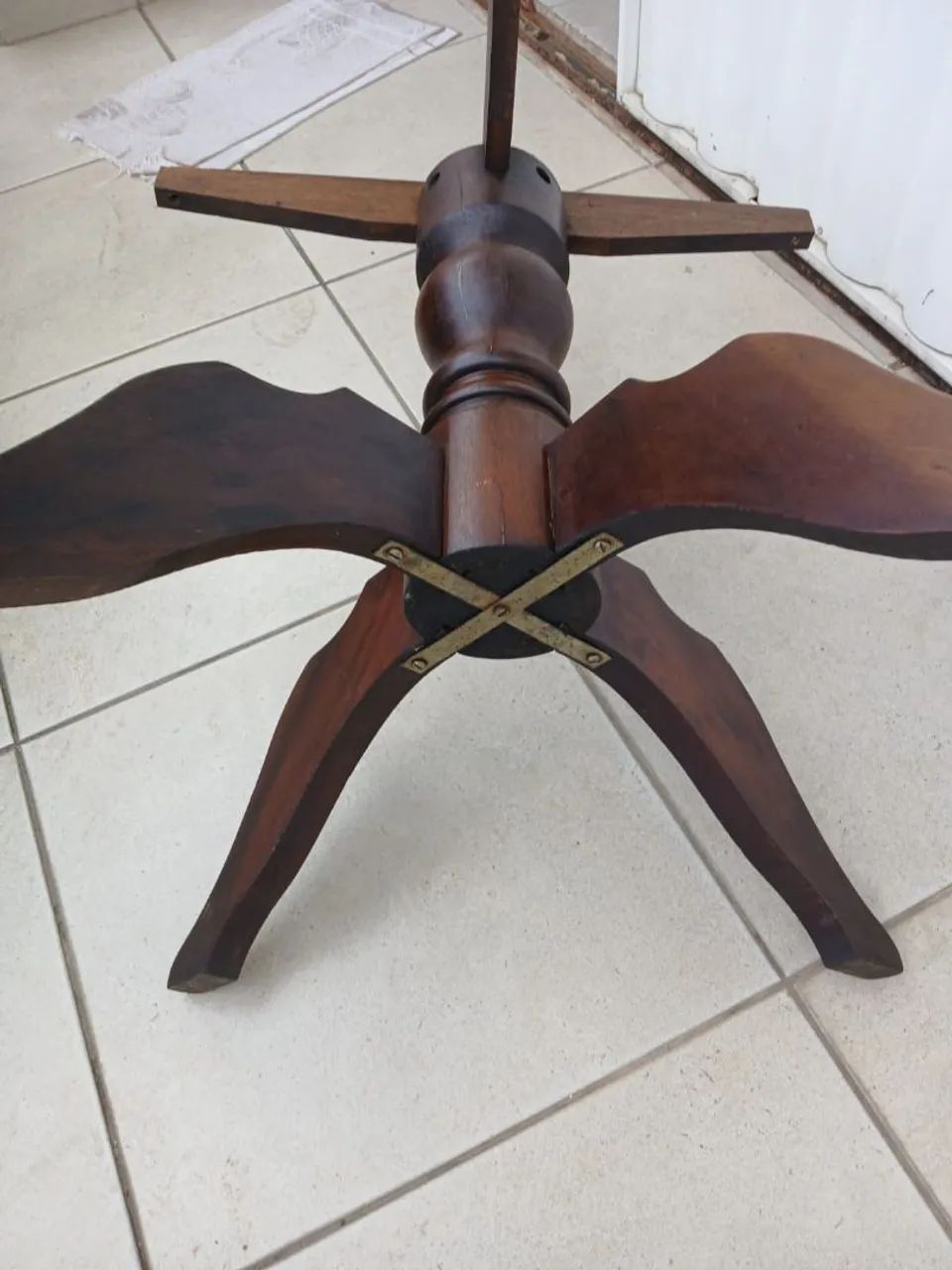Pe torneado de mesa imbuia otimo - Foto 2