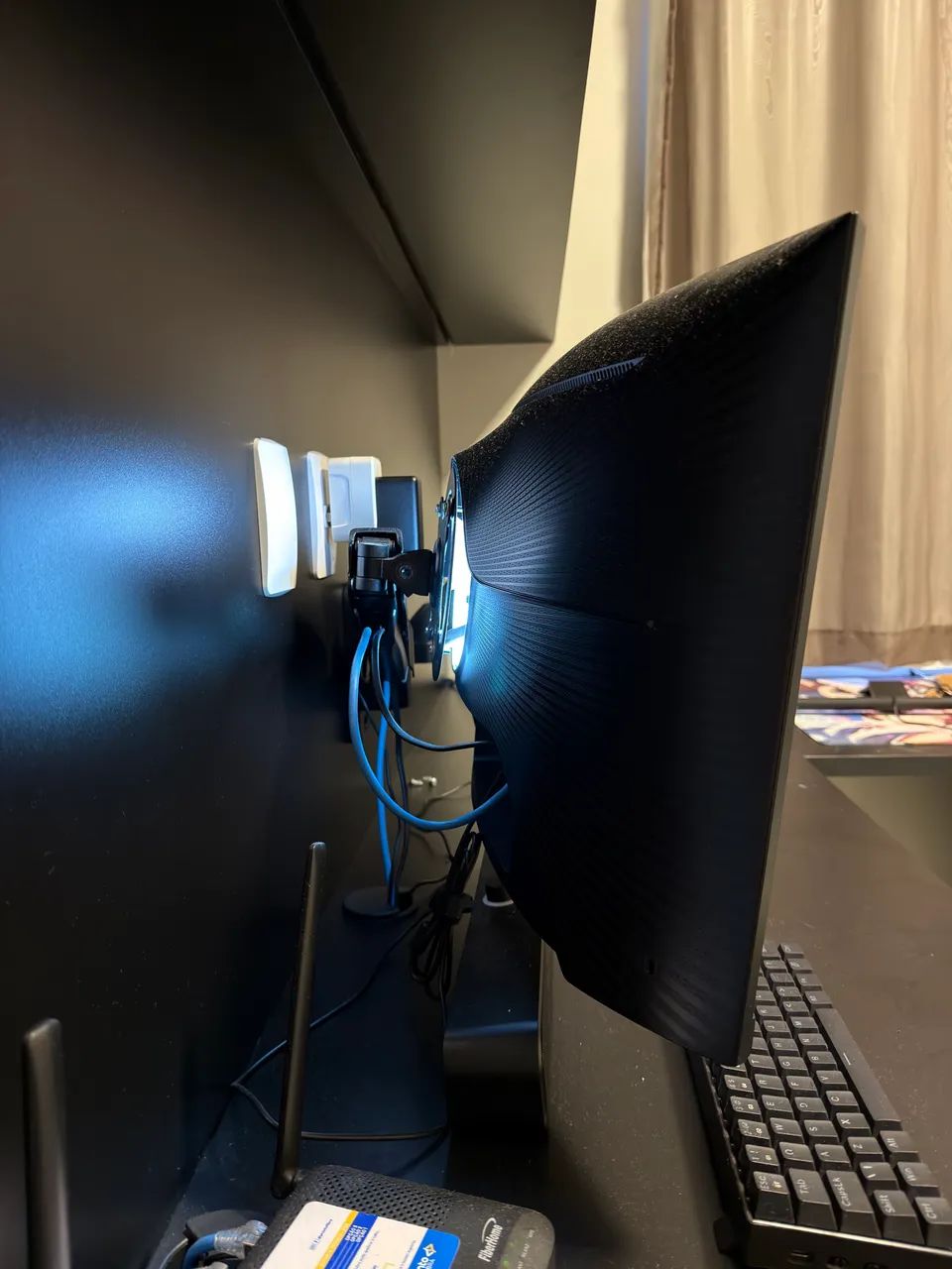 Monitor Samsung Odyssey G6 27? QHD 240Hz Curvo - Foto 2