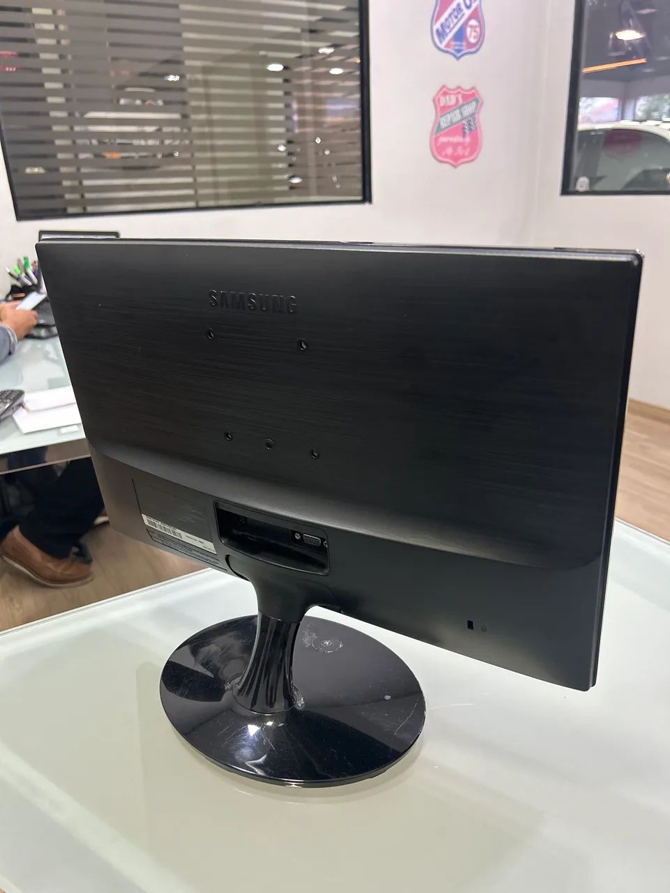 Monitor SAMSUNG S19C300 18.5 Polegadas  - Foto 2