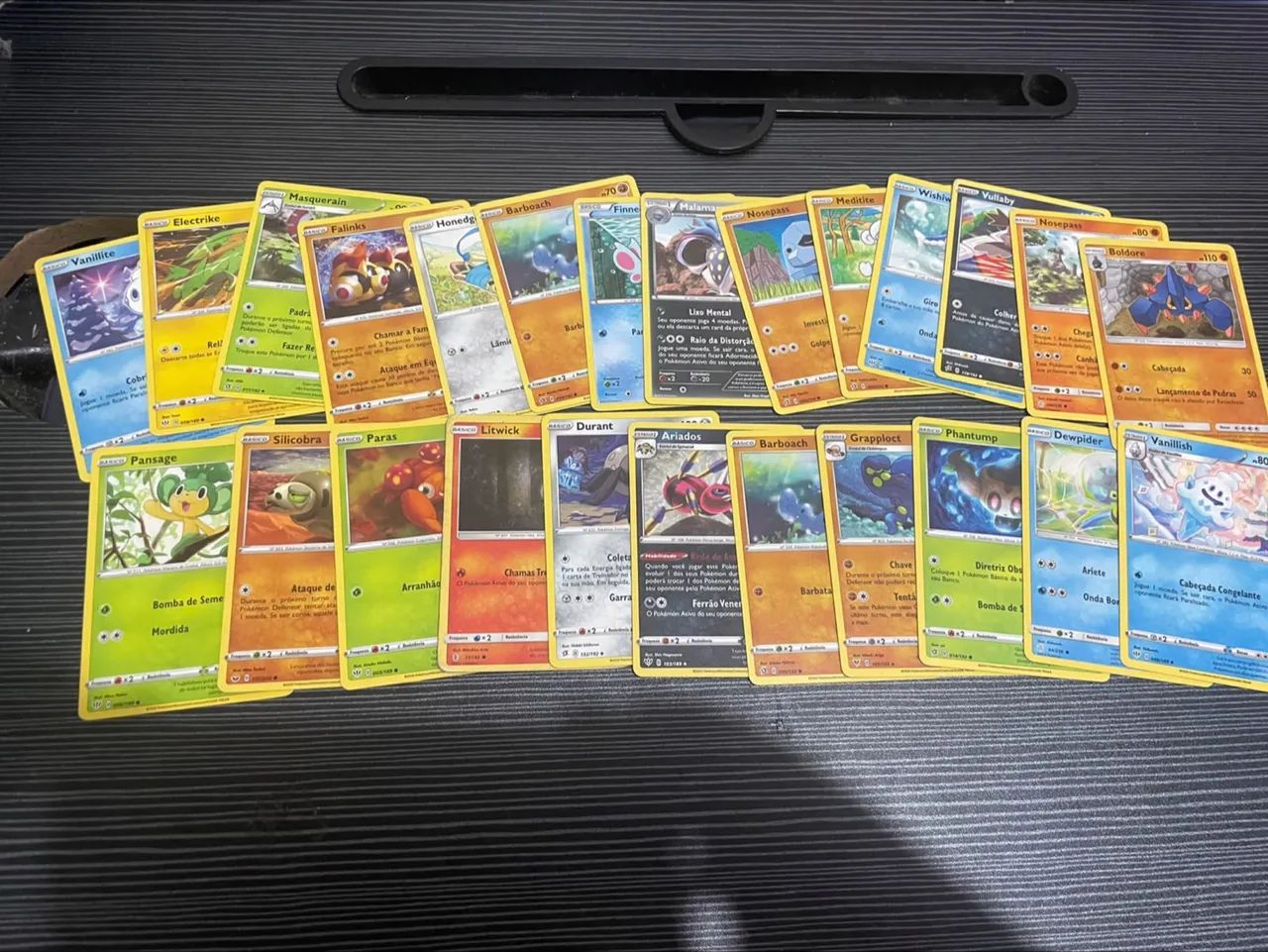 Cartas Pokémon de borda amarela  - Foto 3