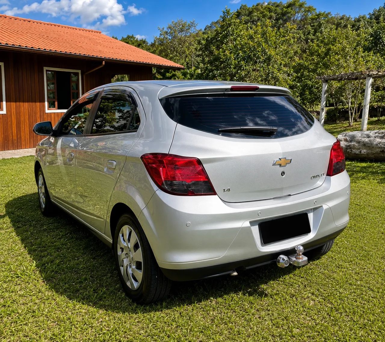 Chevrolet Onix Hatch LT 1.4 8V Flex Power Mec. 4P 2015