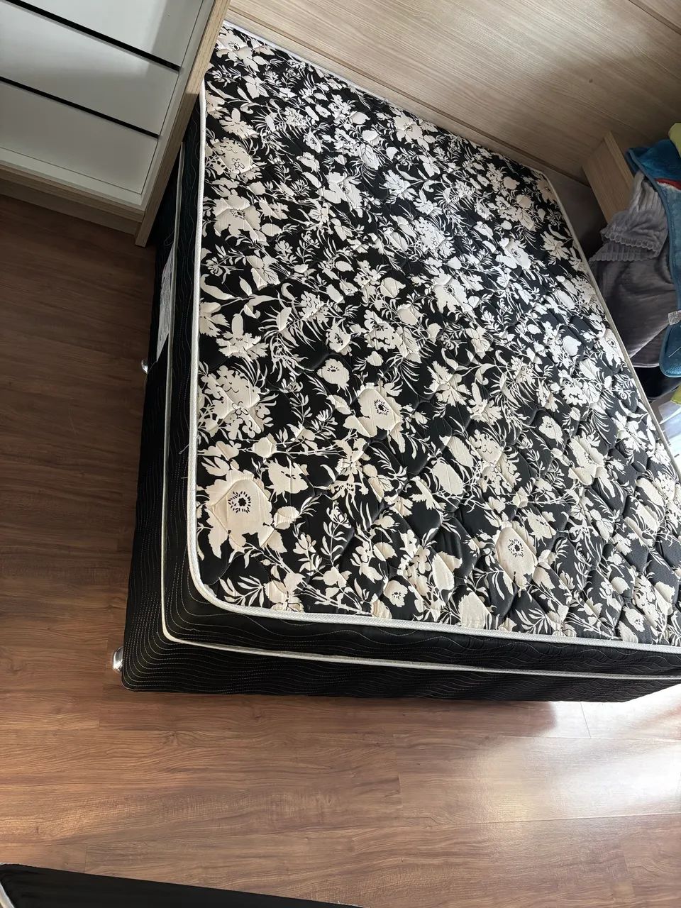 Cama box