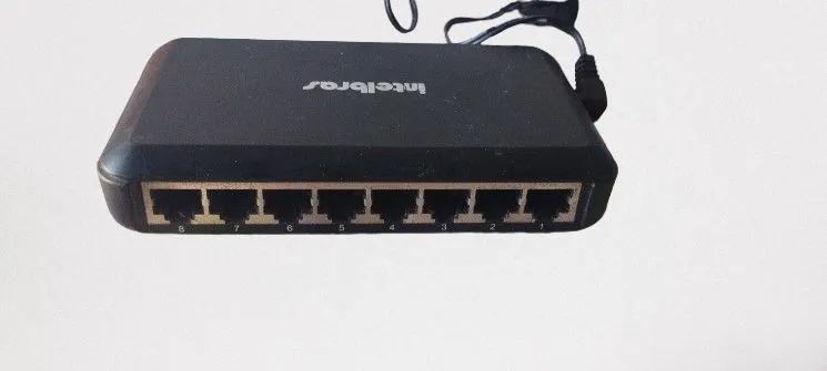 Switch Intelbras 8 Portas - Expansão de Rede (Perfeito Estado) - Foto 2