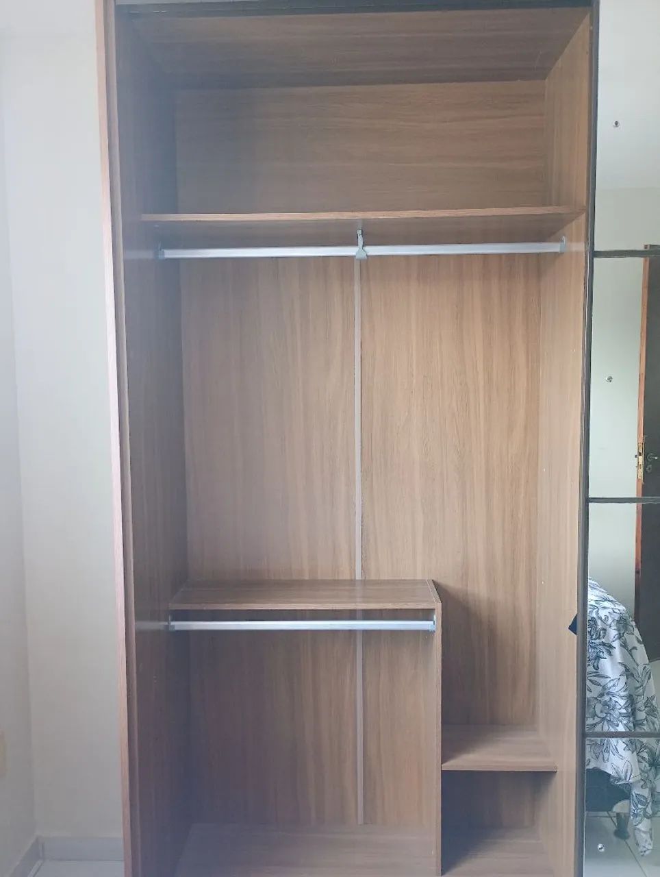 Guarda roupa em excelente estado 