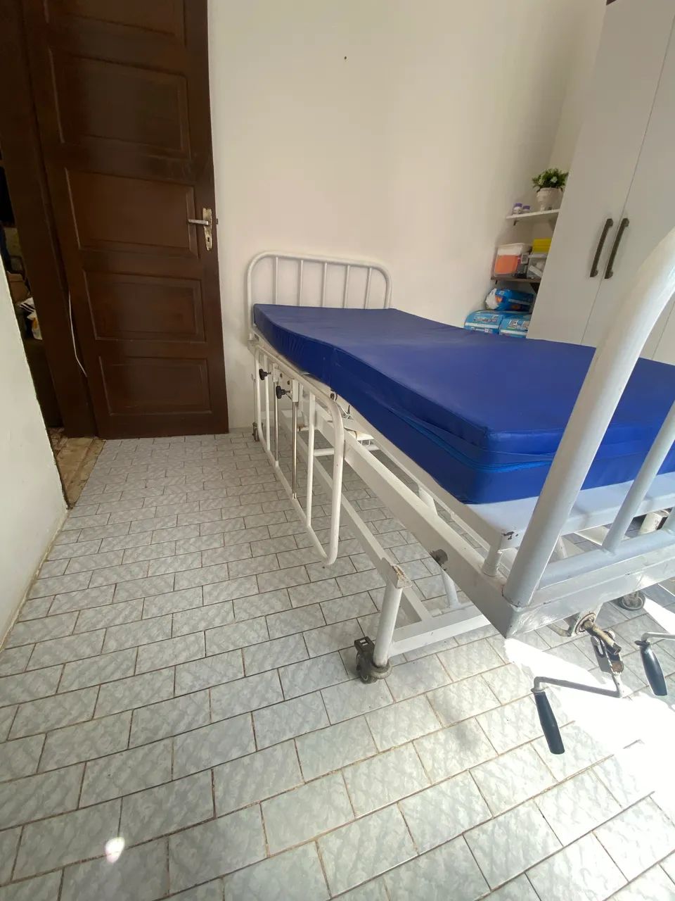 Cama hospitalar + colchão 