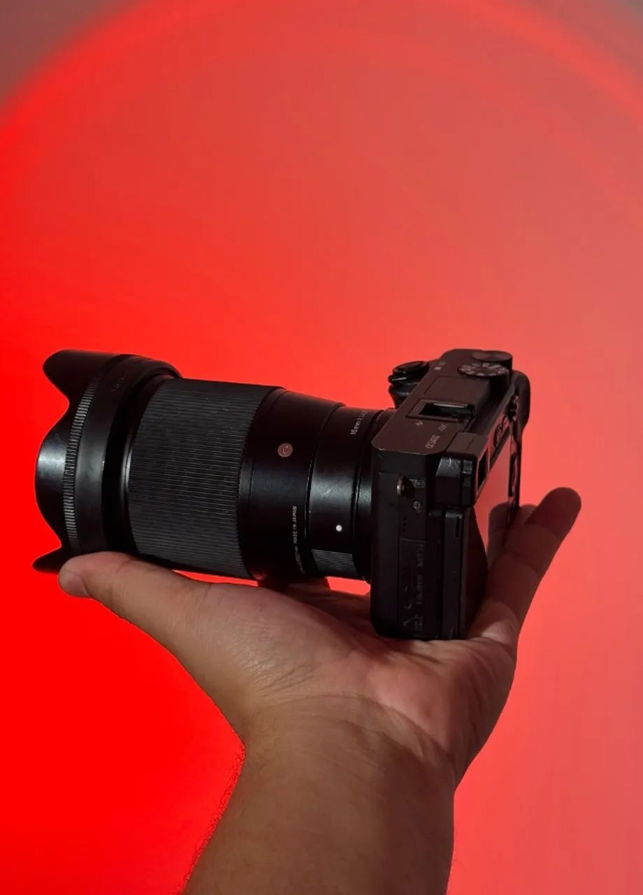 Sony α6400 + Sigma 16mm F1.4 セット Câmera Sony A6400 + Lente Sigma 16mm f1.4 + Cage SmallRig
