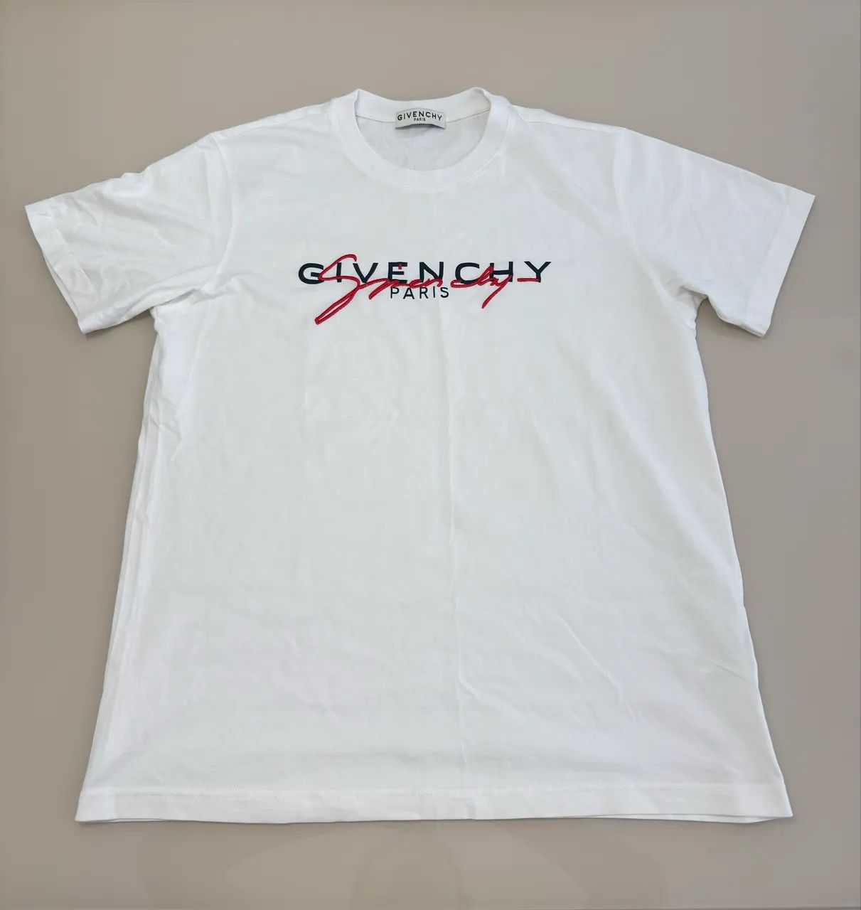 Camiseta Givenchy Paris Bordada branca