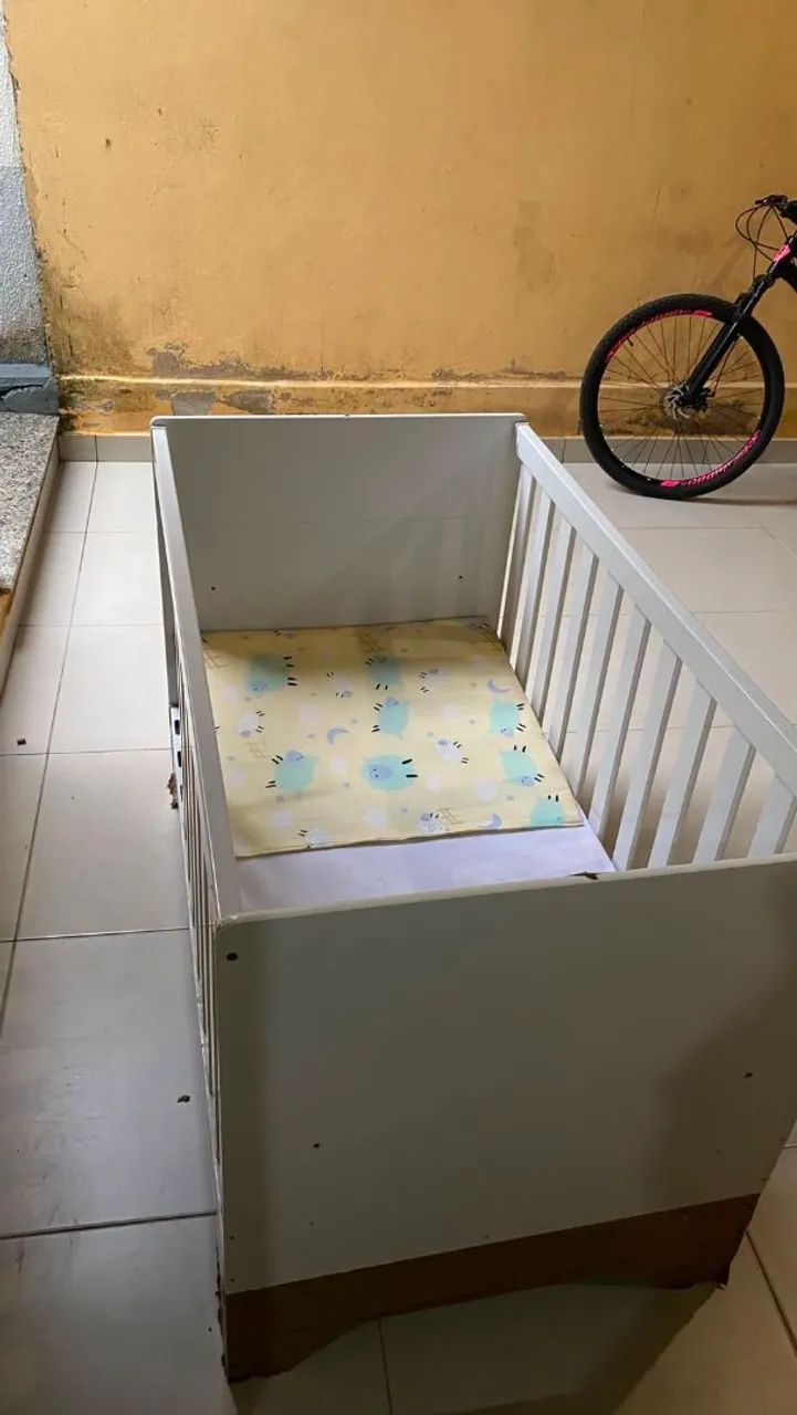 Berço Branco MDF com Colchão - Bom Estado - Foto 5