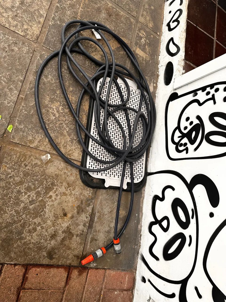 Mangueira 15m + engate rápido + suporte