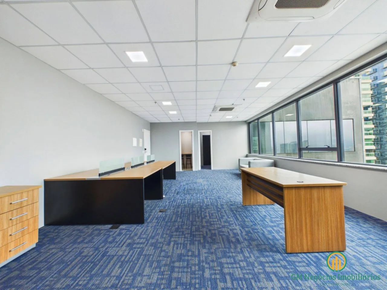 Sala Comercial de 70m² com copa e 2 vagas na garagem - Foto 3