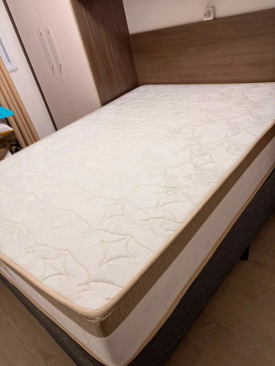 Cama box baú casal com colchão 