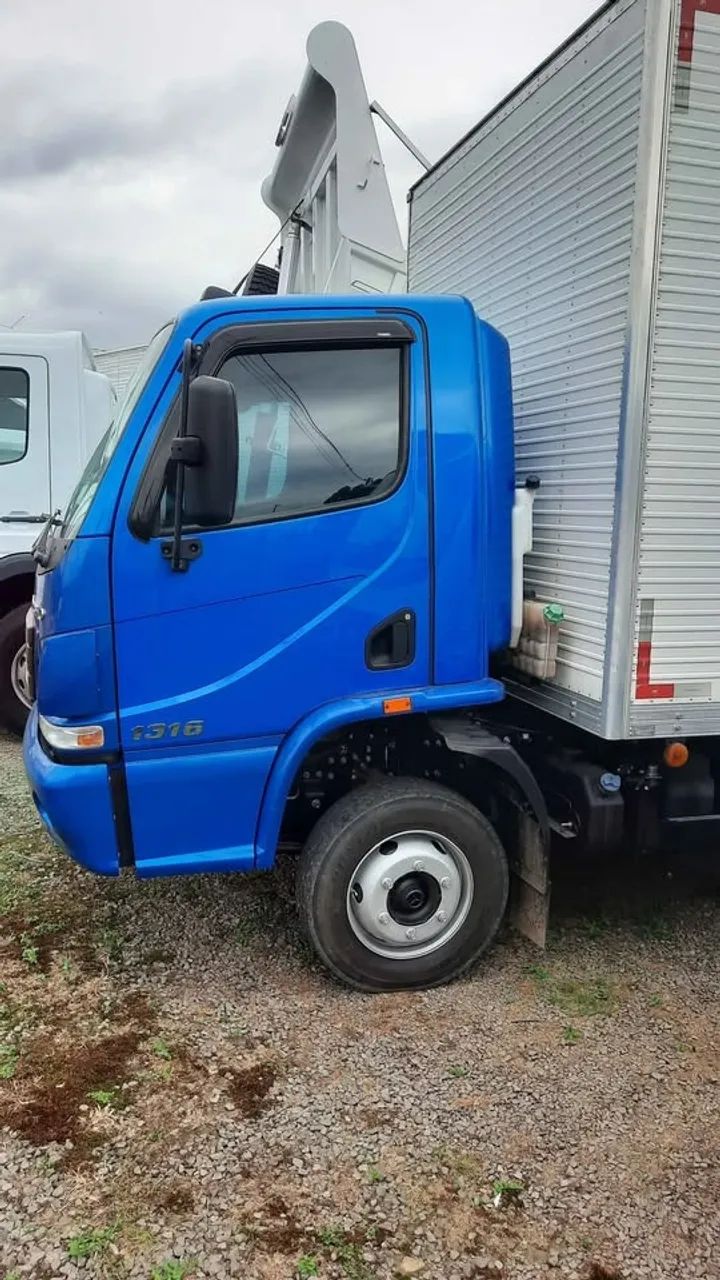 Mb Accelo 1316 6x2 - 2015 Baú  - Foto 4