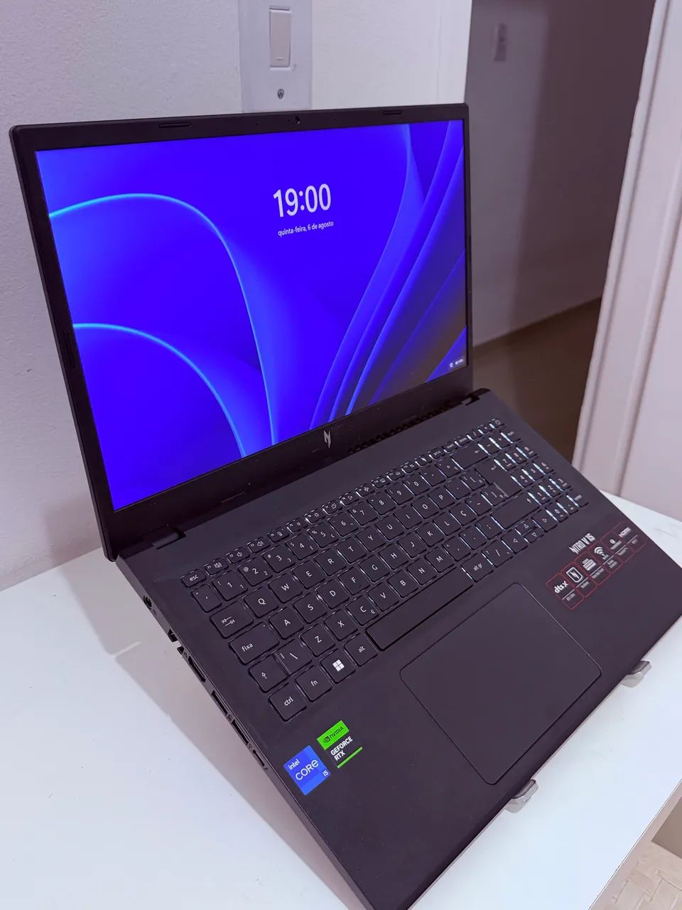 Acer Nitro V15 - Foto 2