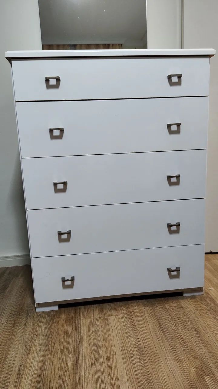 Cômoda 5 gavetas 
