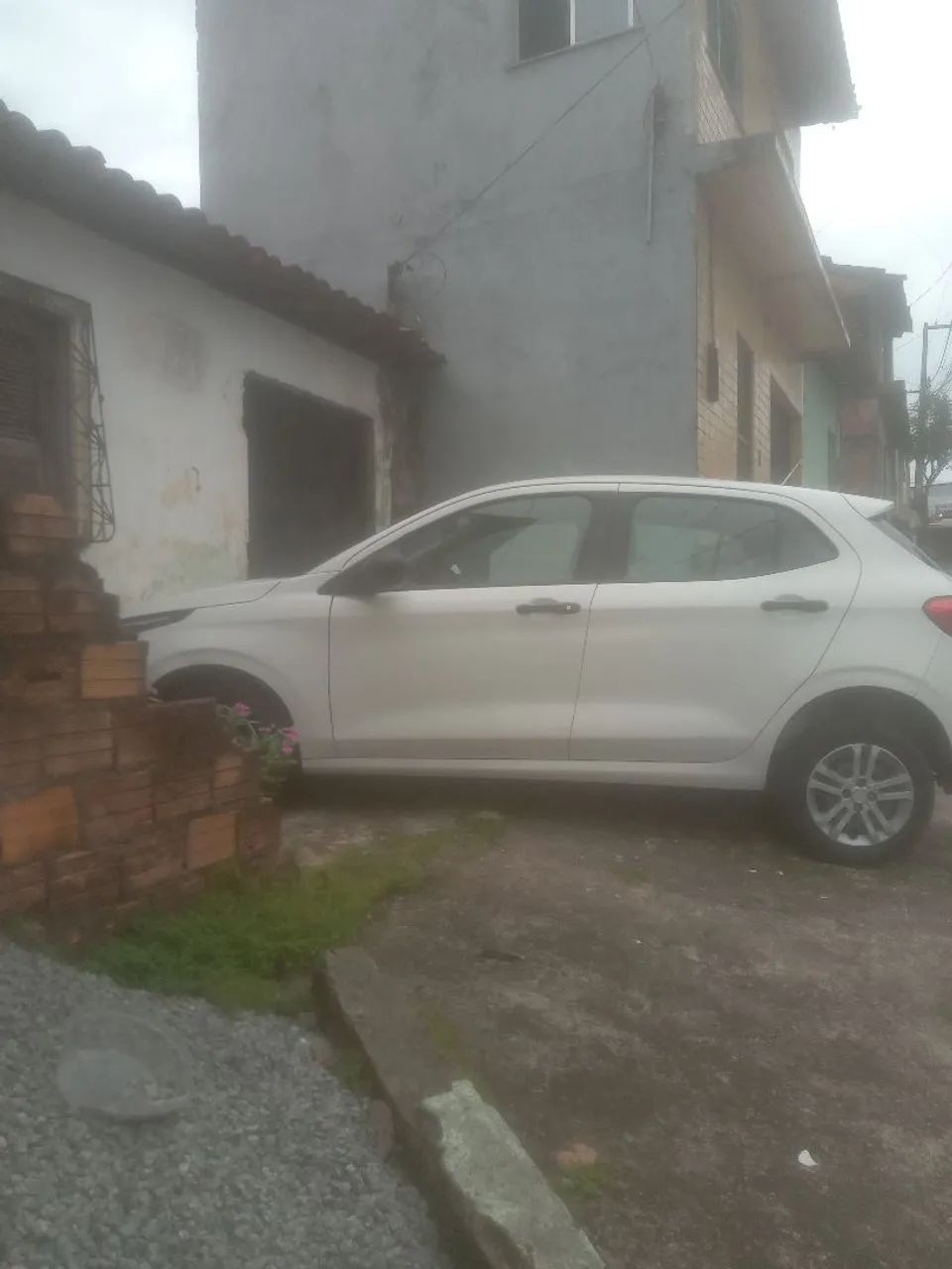 vender casa 4 quartos perto de tudo bem localizado  - Foto 2