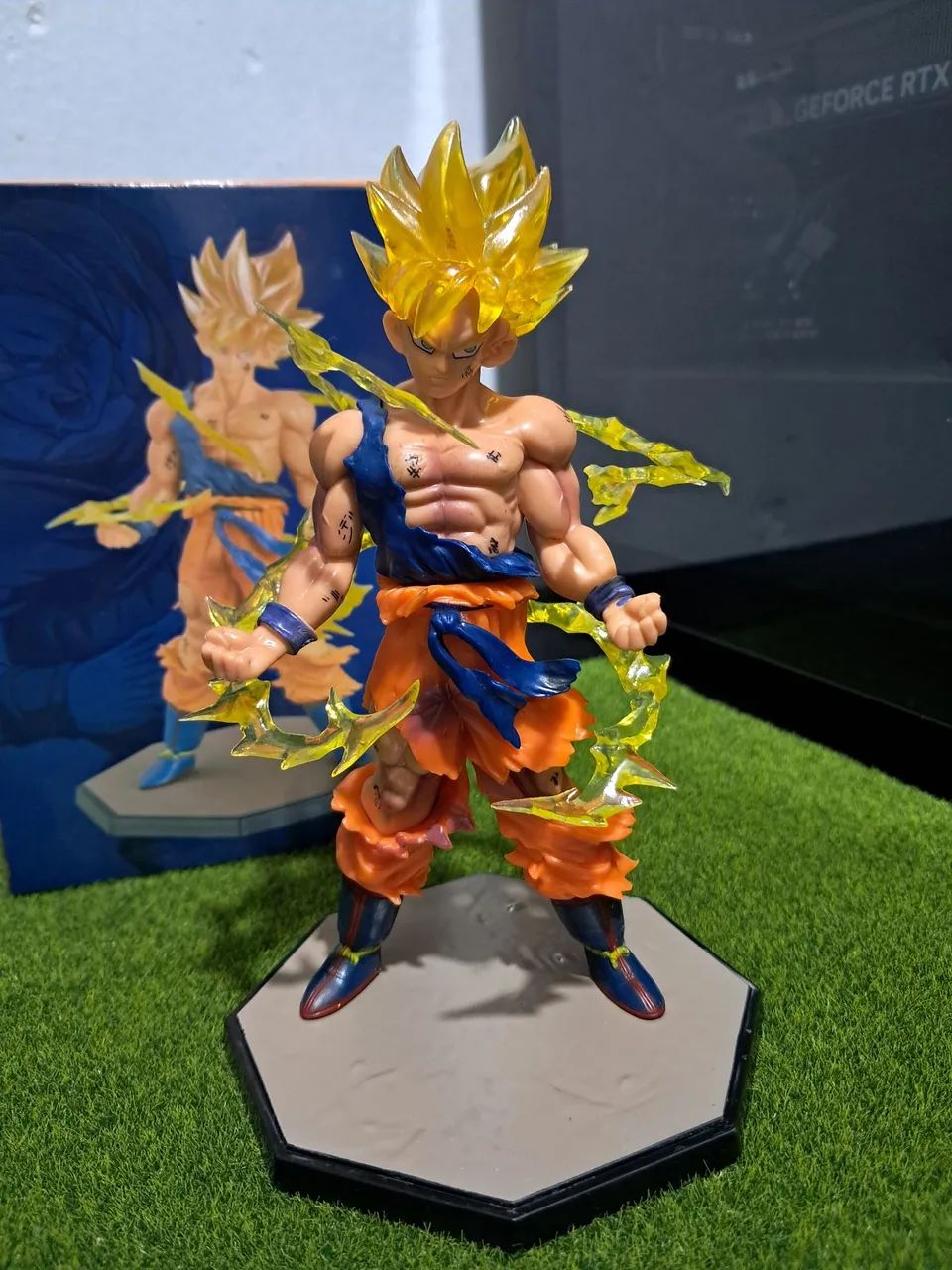 Action Figure Dragon Ball Z - Goku SSJ 17cm - Foto 2