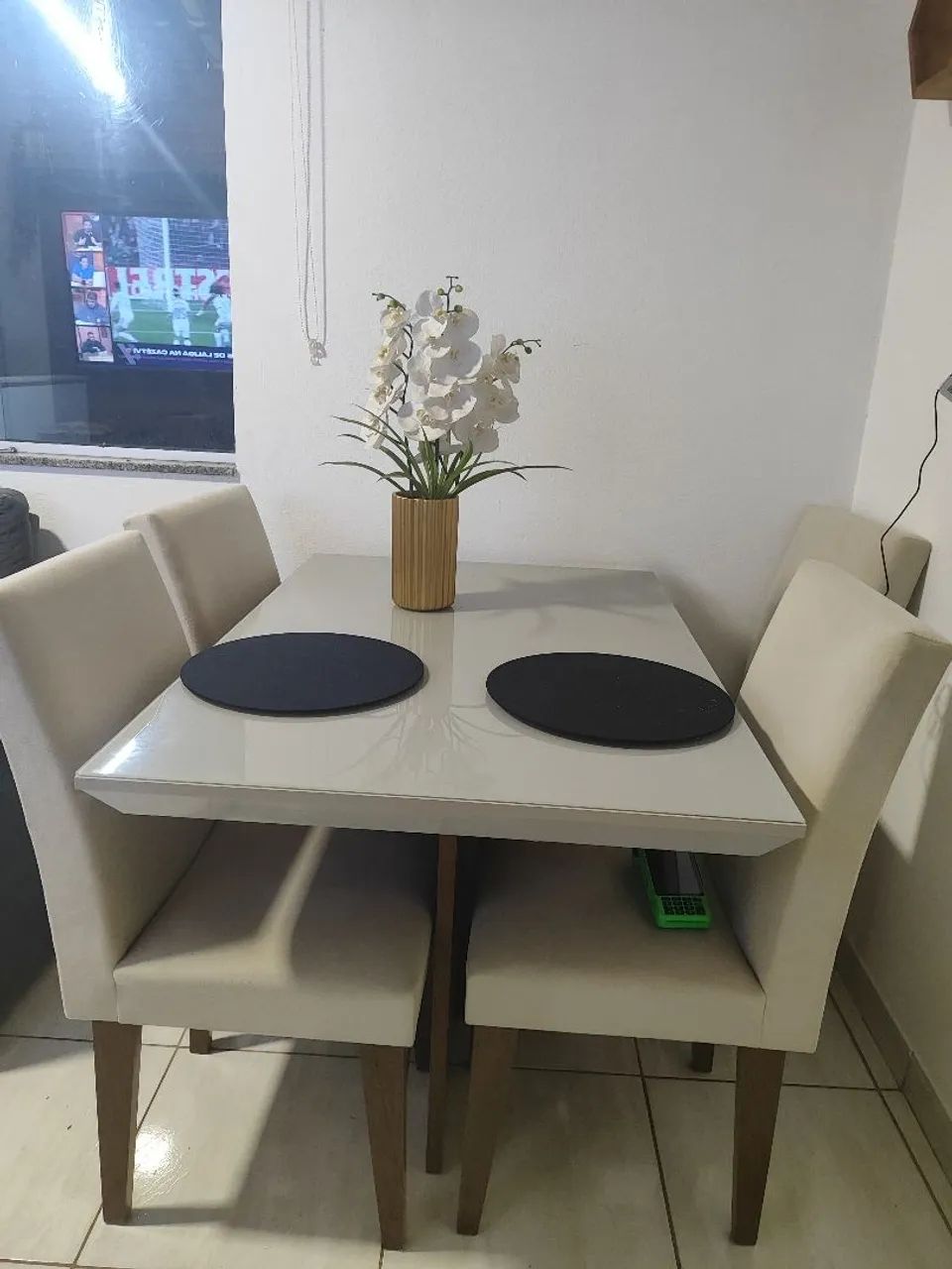 Mesa com 4 cadeiras - Foto 2