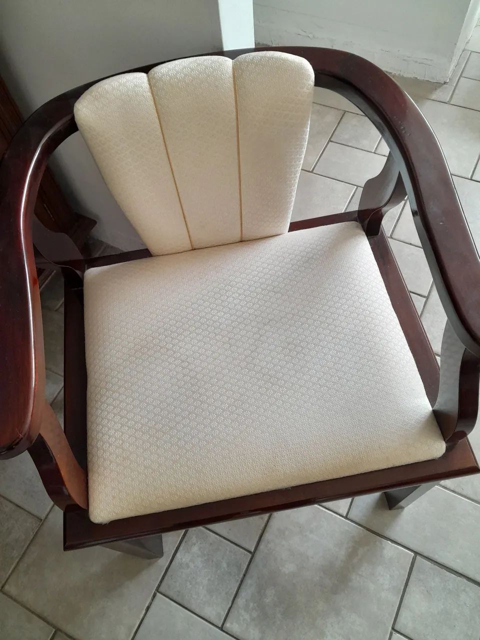 Cadeira estofada com braços vintage - Foto 3